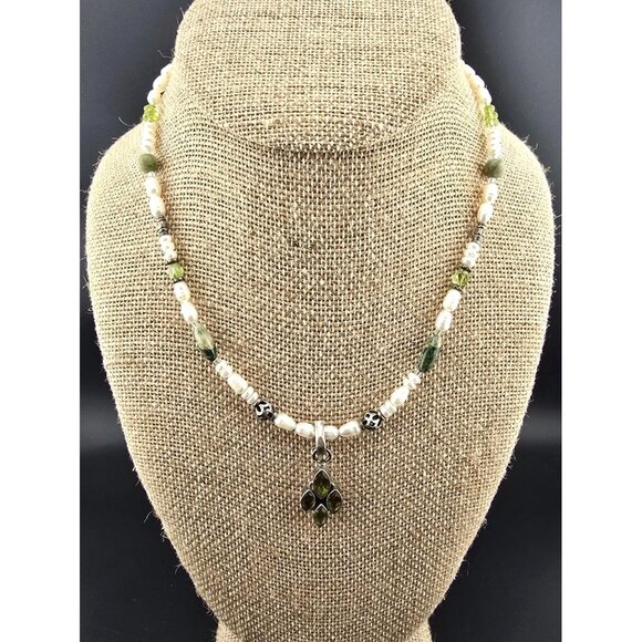 N/A Jewelry - Freshwater Pearl & Green Peridot Sterling Silver Necklace Pendant Spring Easter
